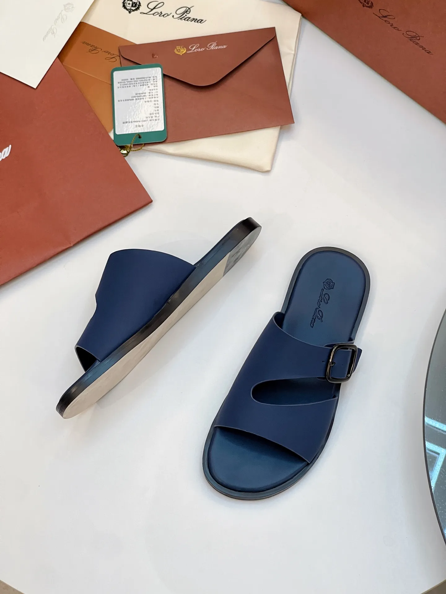 Men's shoes 💰420 Loro Piana, LP's popular spring and summer slippers are synchronized with the new counters, uppers are imported cowhide fabrics from Italy, high-quality splicing technology, soles: original soles specially provided by the original factory, exclusive molded soles are super comfortable, original factory orders, 🔍🔍high quality, you can go in and out of the counter at will, welcome to compare, code number 39-44 (order 38 45 46)